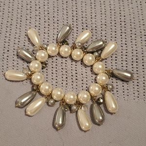 Pearl bracelet - costume jewelry